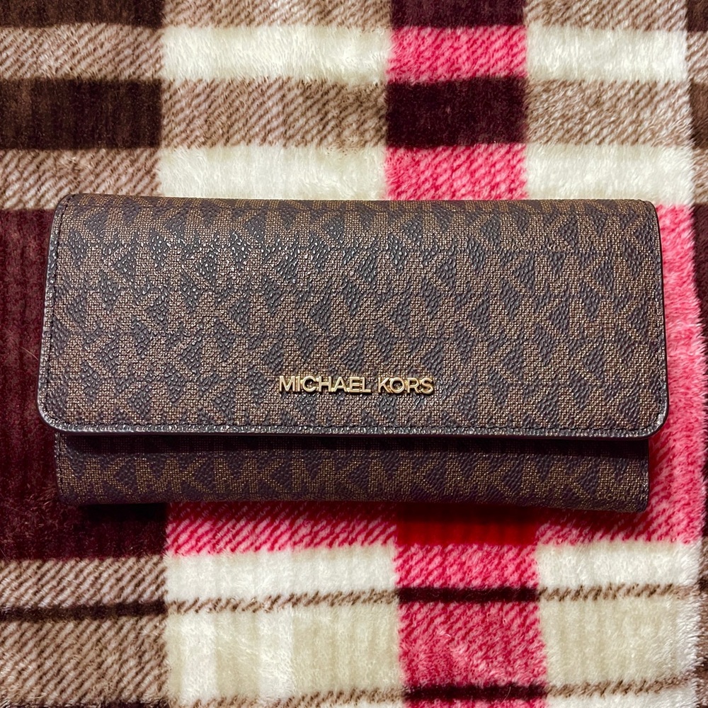 Michael Kors Jet Set Travel LG Trifold Wallet Brown NWT!